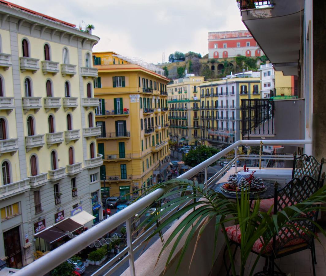 Hotel Well Come - Palazzo Reale Neapel Exterior foto