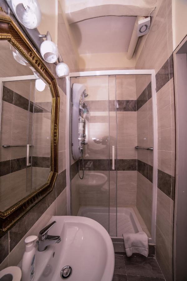 Hotel Well Come - Palazzo Reale Neapel Exterior foto